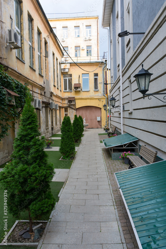Samara. Quiet courtyard of the hotel in the city center
