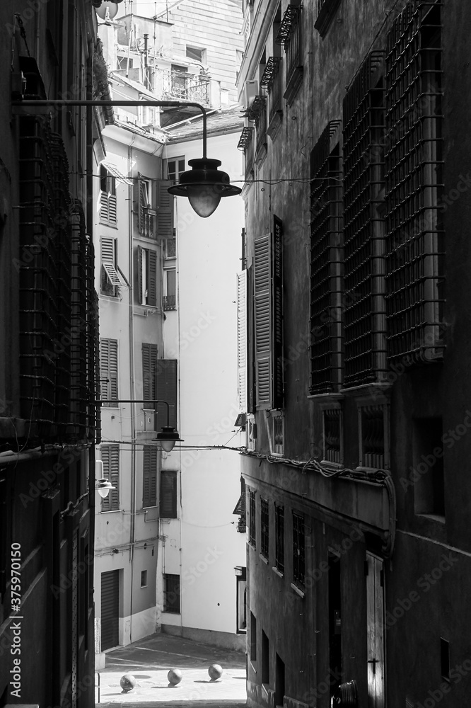 Fototapeta premium Street in the old town of Genoa