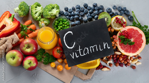 Fototapeta Naklejka Na Ścianę i Meble -  Foods high in vitamin C