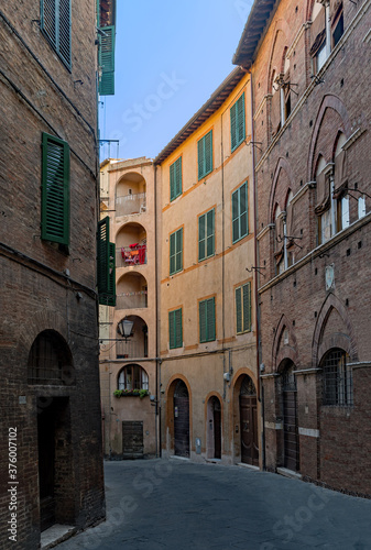 Fototapeta Naklejka Na Ścianę i Meble -  Old Street at Siena, Tuscany Region in Italy 