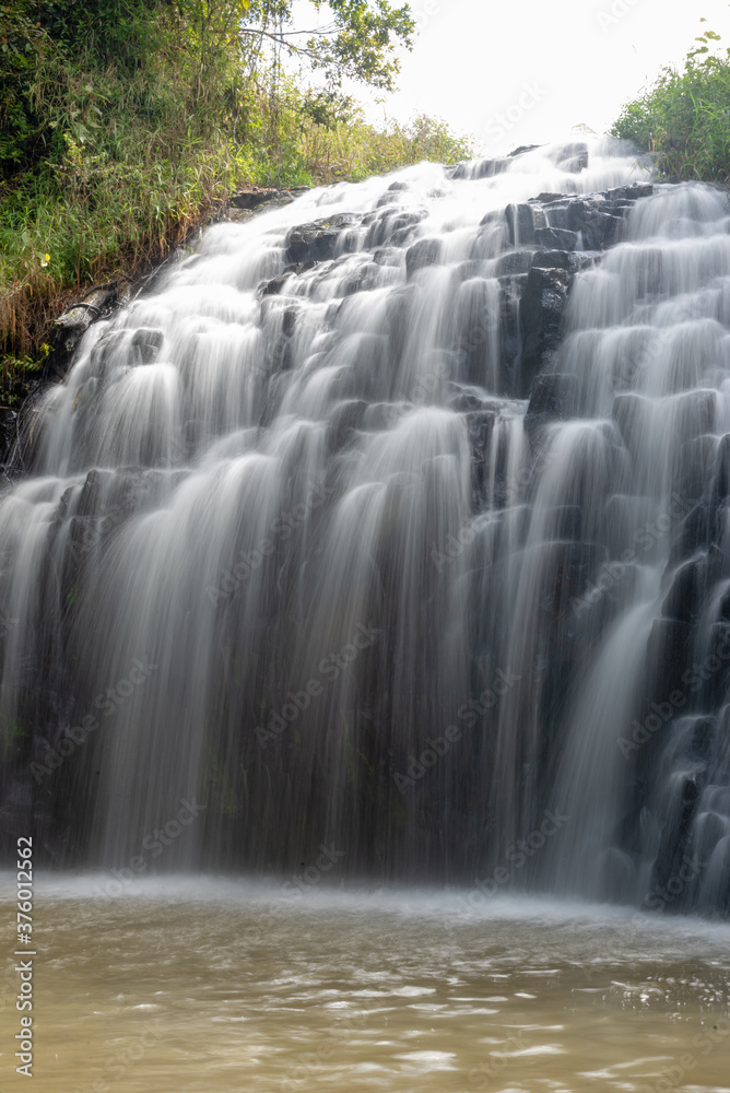 Fototapeta premium ミラミラ周辺の滝 ぺピナフォール