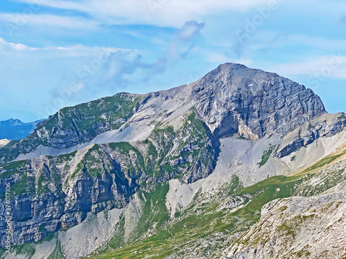 Alpine peaks Zahm Geissberg and Huetstock above the Melchtal valley (or Melch valley) and in the Uri Alps mountain massif, Melchtal - Canton of Obwald, Switzerland (Kanton Obwalden, Schweiz) photo