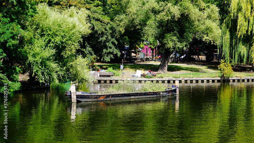 Fototapeta premium ufer mit boot