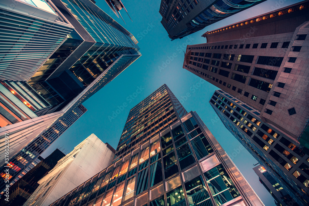 Obraz premium Commercial buildings view from low angle