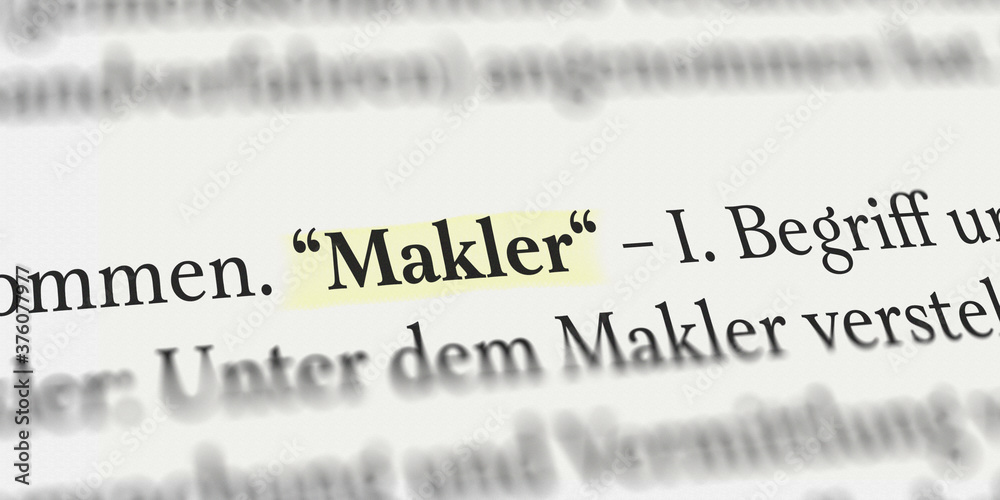 Makler im Buch mit Textmarker markiert Makler im Buch mit Textmarker markiert