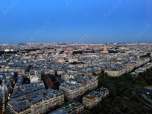 aerial view of paris © Simon Edge