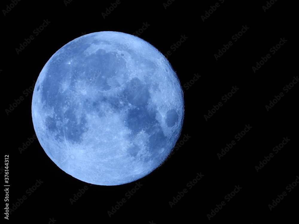 Obraz premium Full Moon, Blue Moon, August 2020