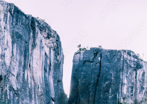 Unikalna formacja skalna zwana Gygrestolen w okolicy Bo w gminie Telemark w Norwegii