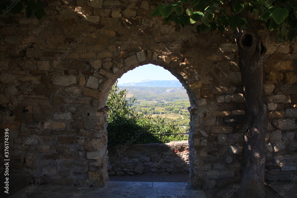 les remparts du Castellet