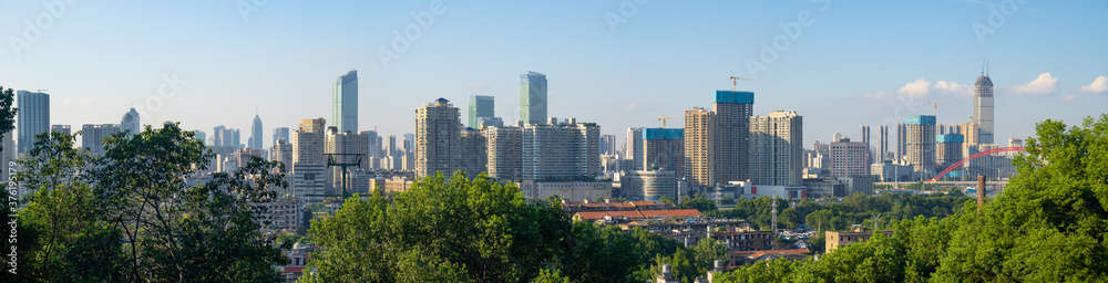 Obraz premium Summer city skyline scenery of Wuhan, Hubei, China