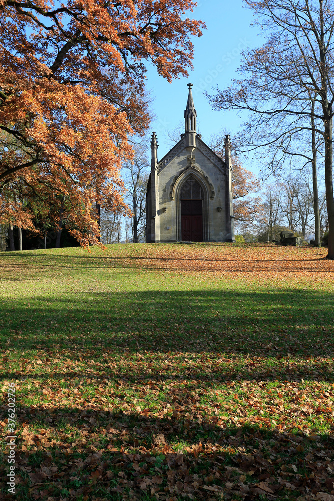 Englischer Park und Herzogskrypta-Kapelle in Meiningen, Meiningen, Thueringen, Deutschland, Europa