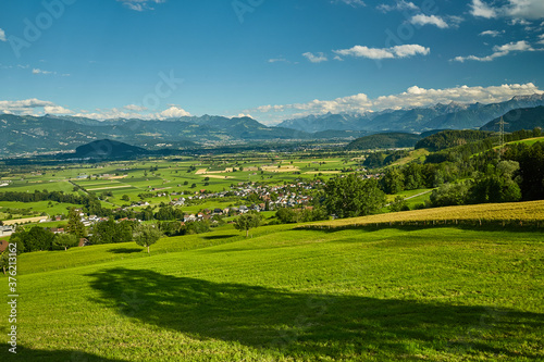 Berglandschaft in der Schweiz - grünes Weideland in Kanton St. Gallen