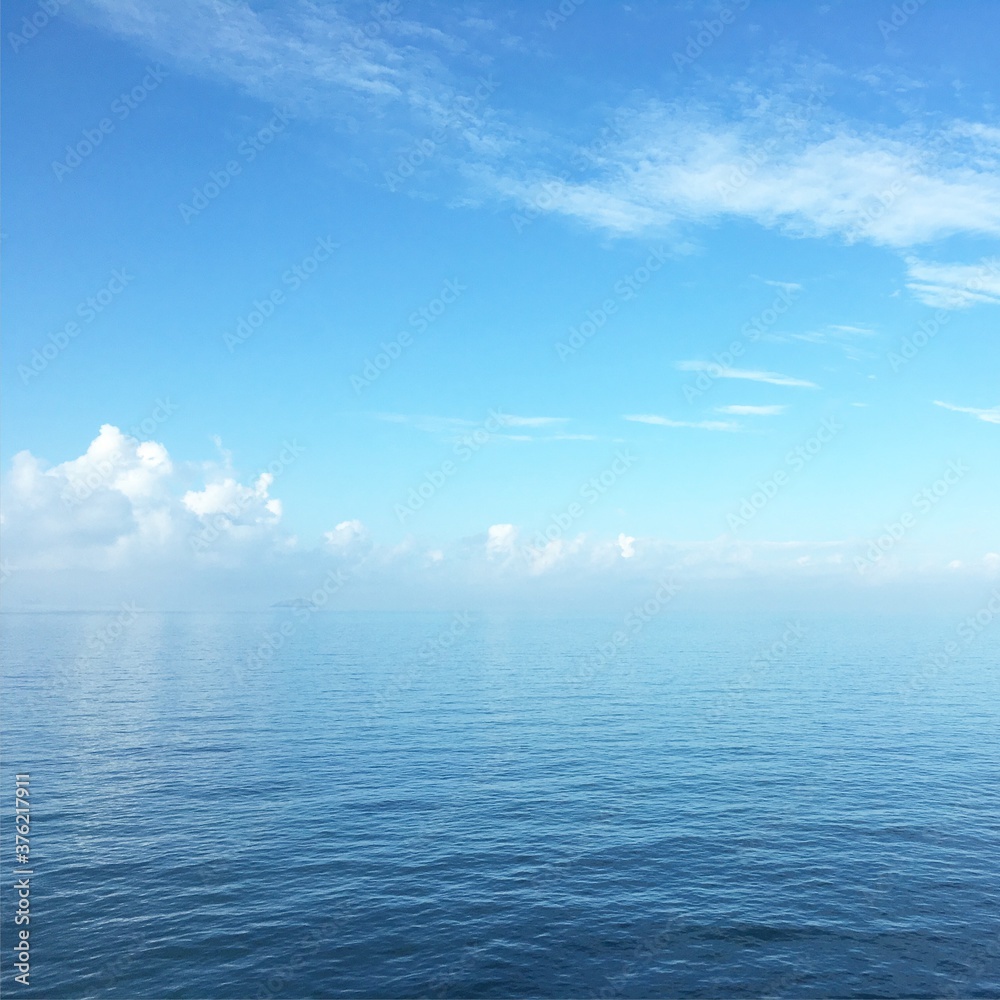 Obraz premium Blue sky blue sea