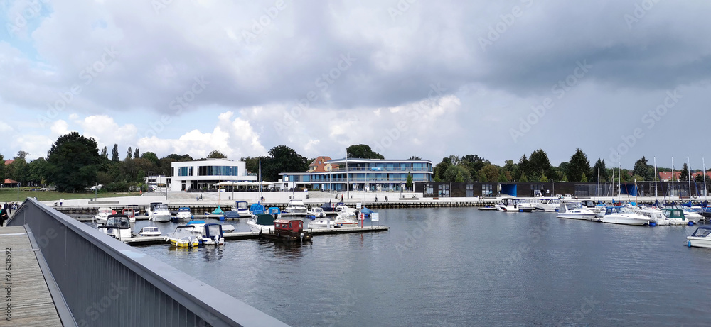 Foto de Hafen in Senftenberg am Senftenberger See in der Lausitz do