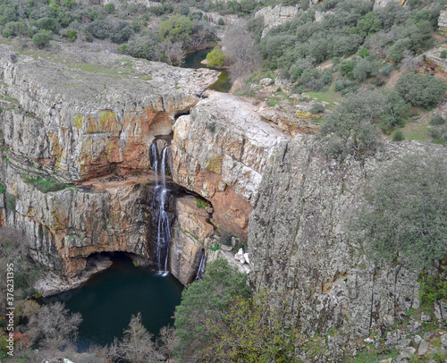OVERVIEW WATERFALL LA CIMBARRA. ALDEAQUEMADA. JAEN. SPAIN