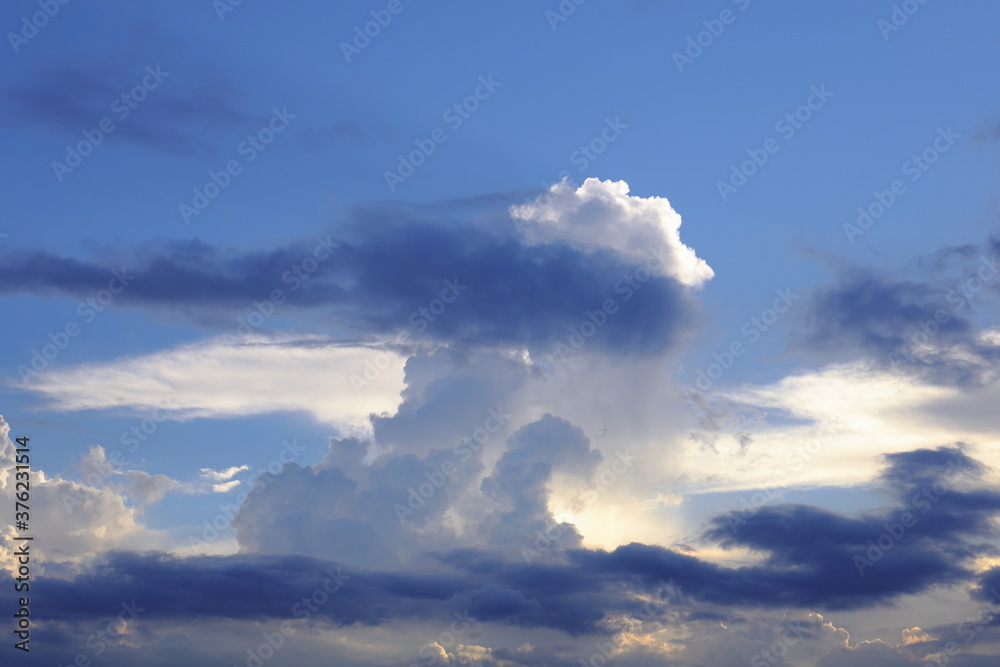 Obraz premium 雲と夕日