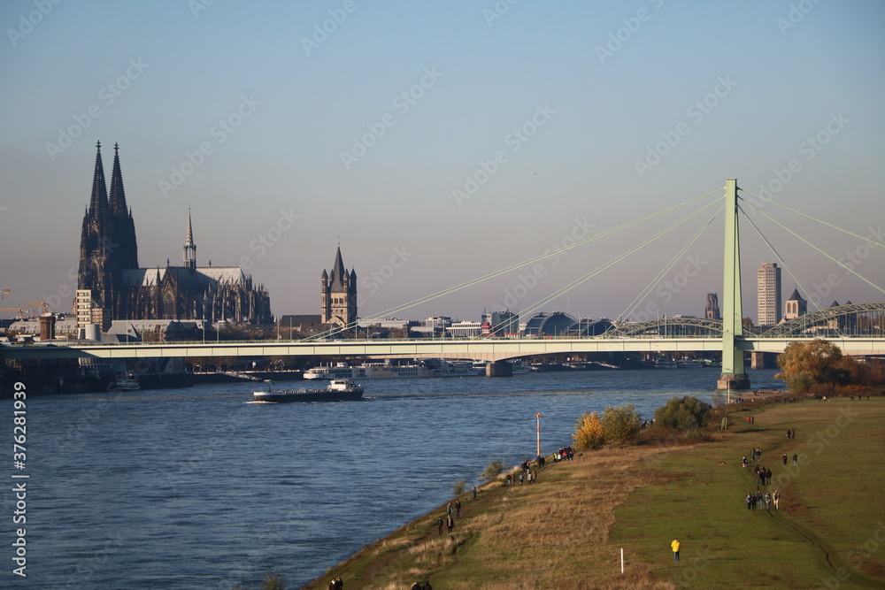 Fototapeta premium Severins bridge in Cologne in autumn, Germany