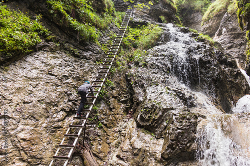 Obraz na płótnie on the trail in the Slovak paradise w salonie