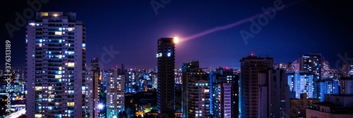 Foto Céu noturno espetacular em São Paulo Capital Brasil - Banner Imagem noturna céu