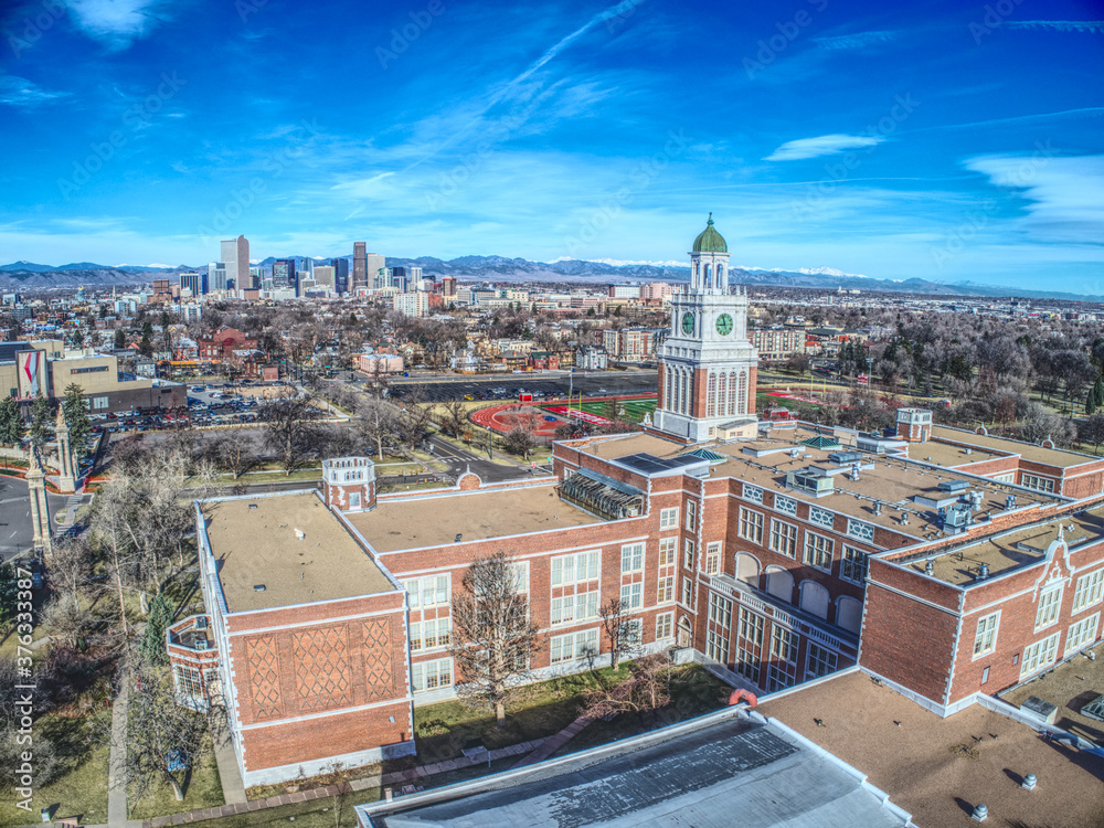 Obraz na plátně East High School and Downtown Denver