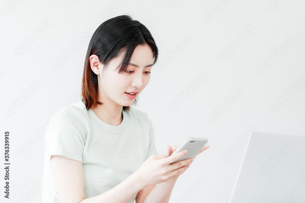 Women use mobile devices at home
Women use mobile devices at home