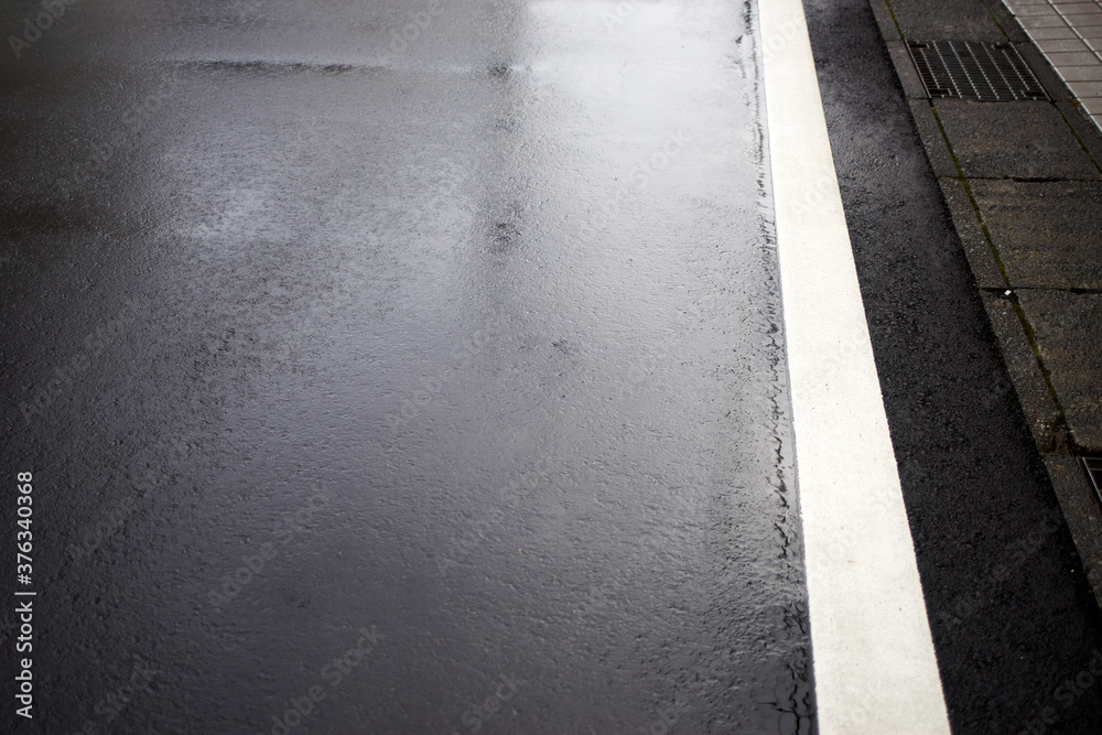 アスファルト 雨 雨期 地面 Stock Photo Adobe Stock アスファルト 雨 雨期 地面 Stock Photo Adobe Stock