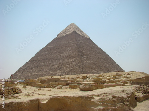 pyramids of giza