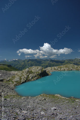 Fototapeta Naklejka Na Ścianę i Meble -  Alpiner Bergsee auf dem Pizol in der Schweiz 7.8.2020