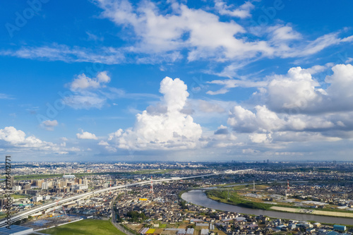 都市景観 パノラマ 入道雲