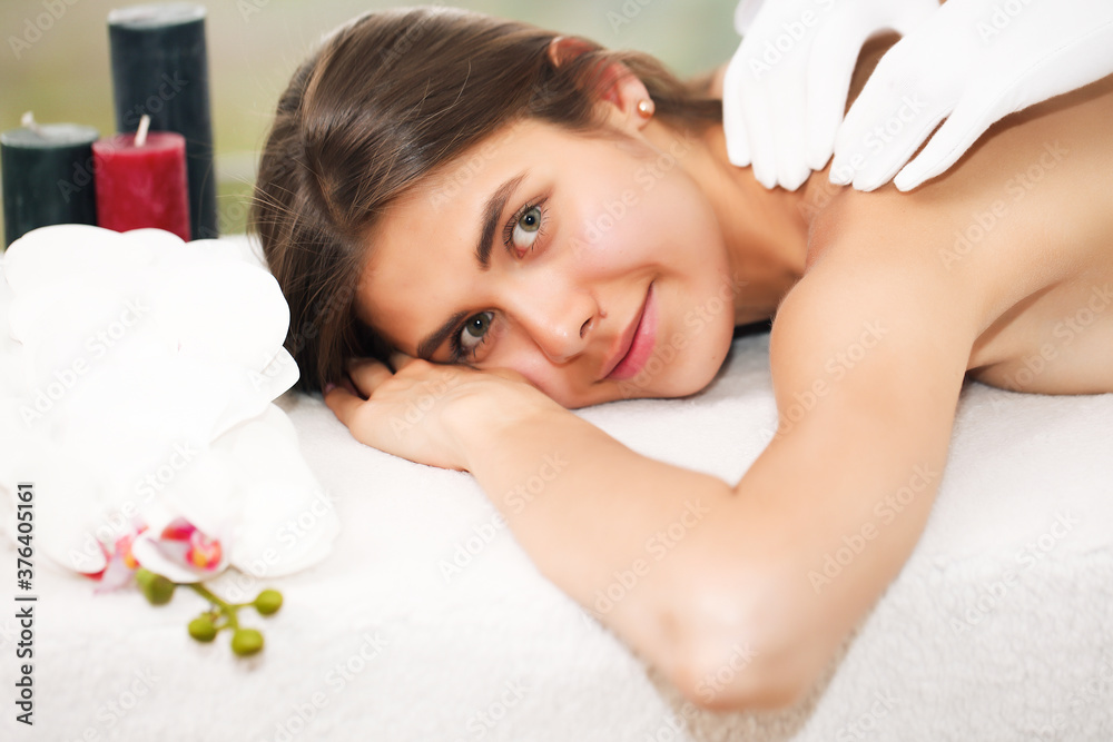 Relieve tension, relieve your body from daily overexertion and treat yourself to a soothing back massage