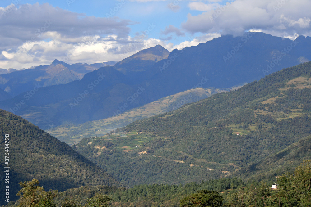 mountains in bhutan 