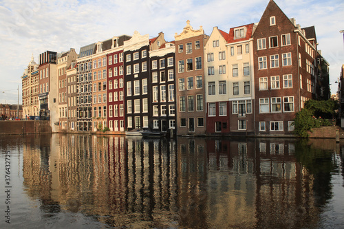 Amsterdam  Häuserzeile am Damrak (Rückseite der Warmoesstraat) © holger.l.berlin