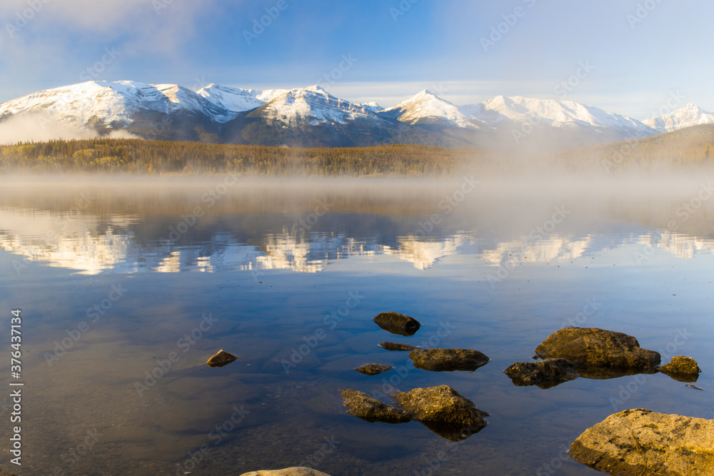 Morning Fog Pyramid Lake Jasper Nationalpark