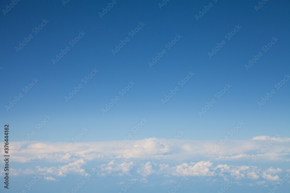 飛行機から撮影した空