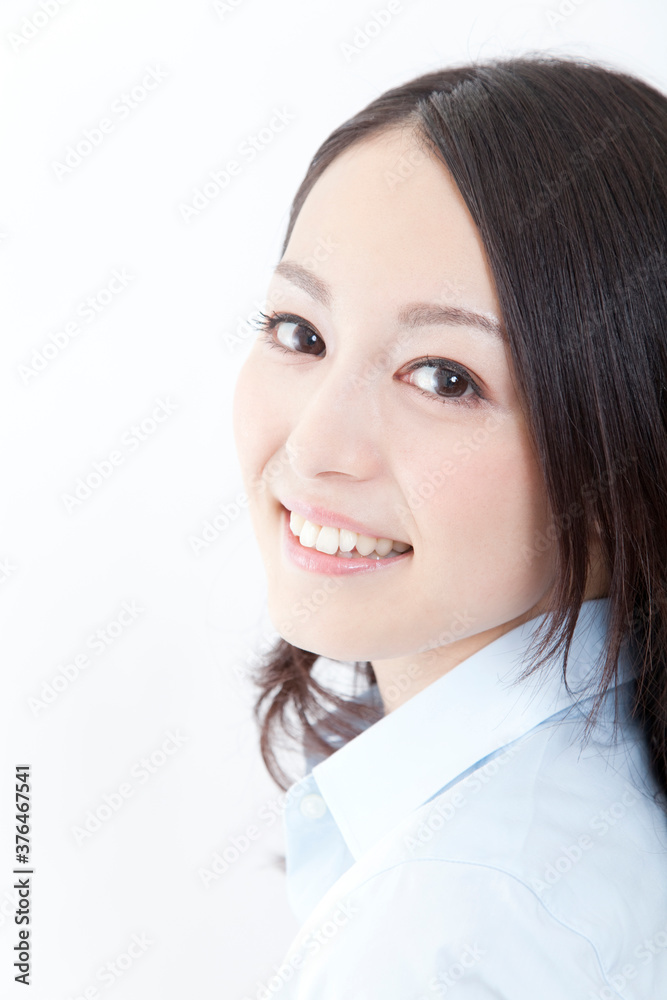笑顔の女性 笑顔の女性