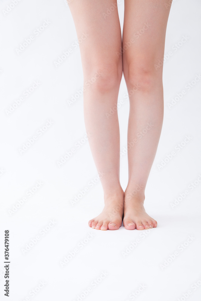 女性の足 女性の足