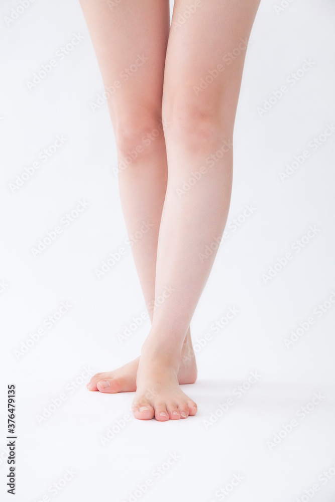 女性の足 女性の足