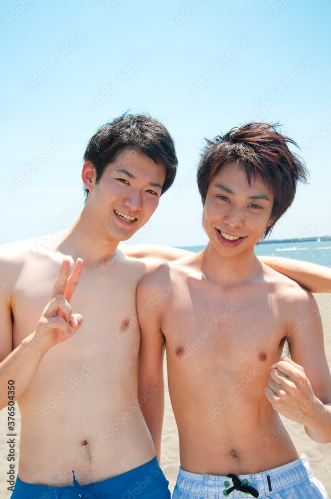 笑顔の男性2人 笑顔の男性2人