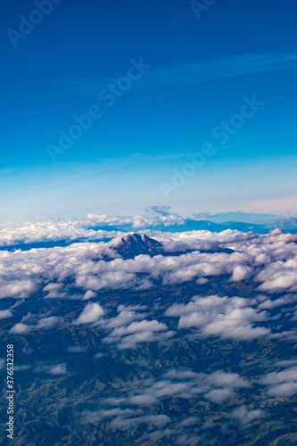 Nevado y monta  as colombianas