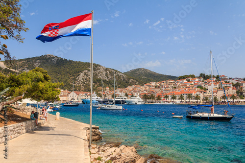 Schilderij op canvas Croatian Flag Hvar Harbor