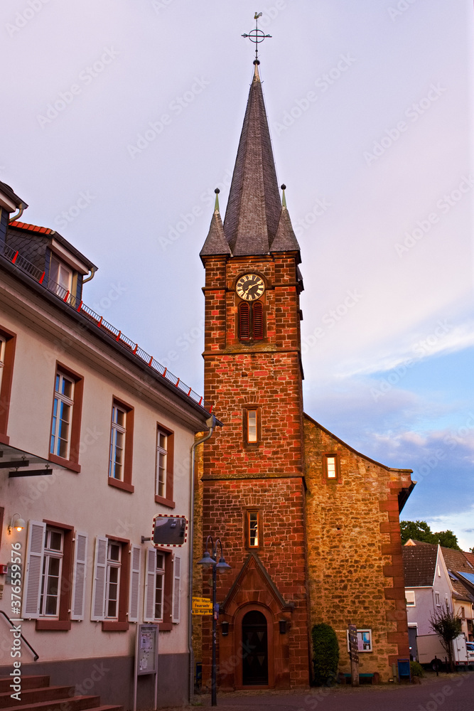 Obraz premium Evangelische Kirche in Niederdorfelden