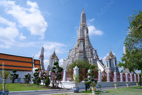 Wat arun ratchawararam ratchawaramahawihan or Wat arun photo