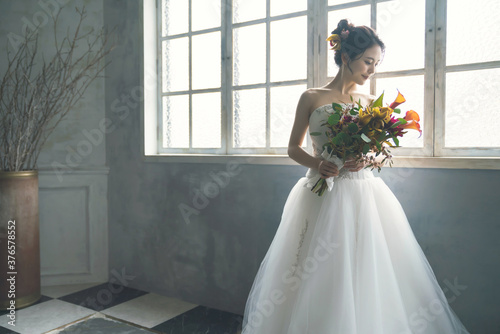 Картината върху платно ウェディングドレスを着た女性　ブライダルイメージ　ウェディング　結婚式
