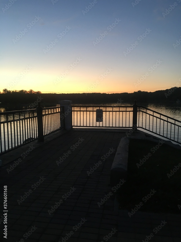 Fototapeta premium sunset on the pier