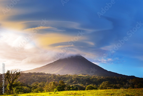 Arenal volcano photo