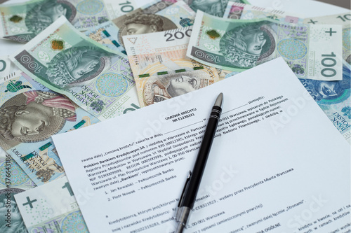 Umowa na kredyt hipoteczny na tle polskich złotych
