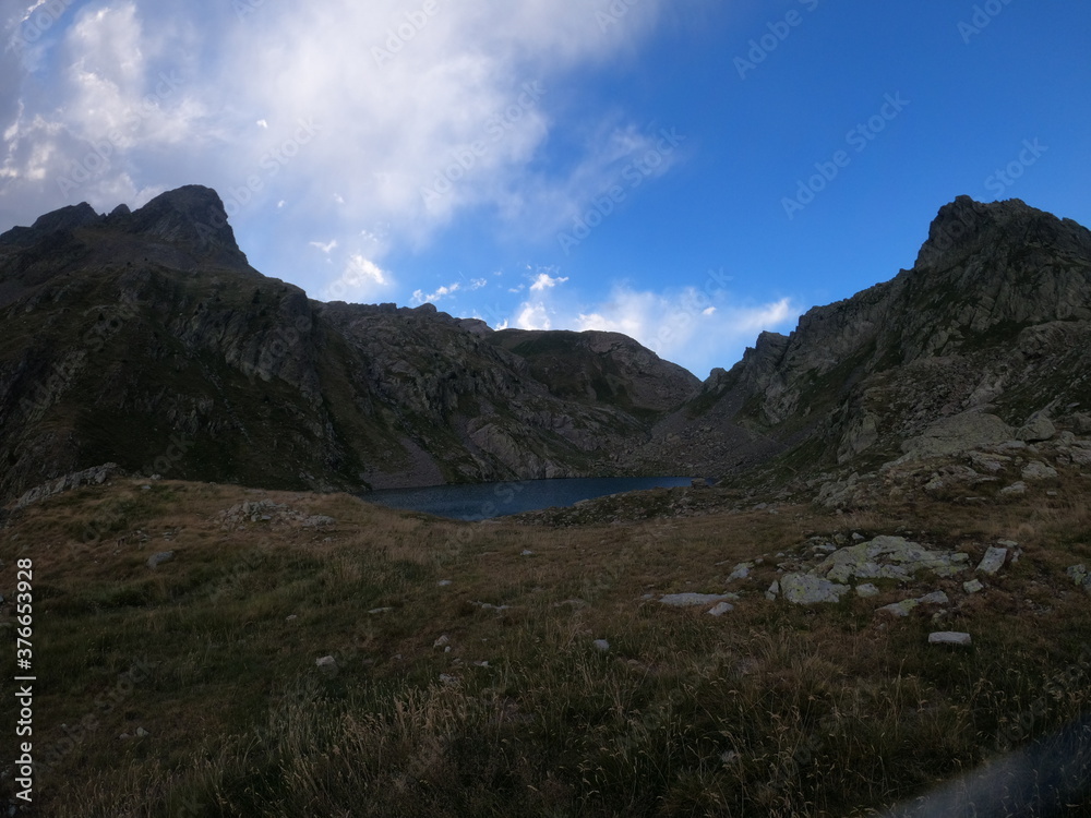 Obraz premium view from the top of a mountain of Pyrenees