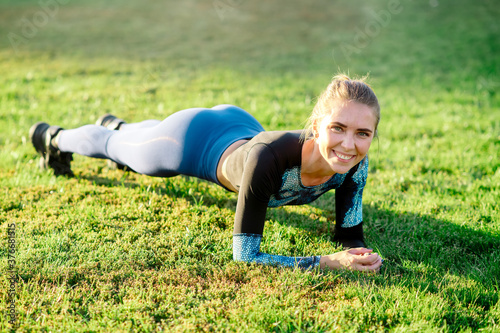 Female outdoor slimming and endurance workout