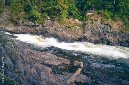 Wodospad Kjærrafossen nad rzeką Numedalslagen photo