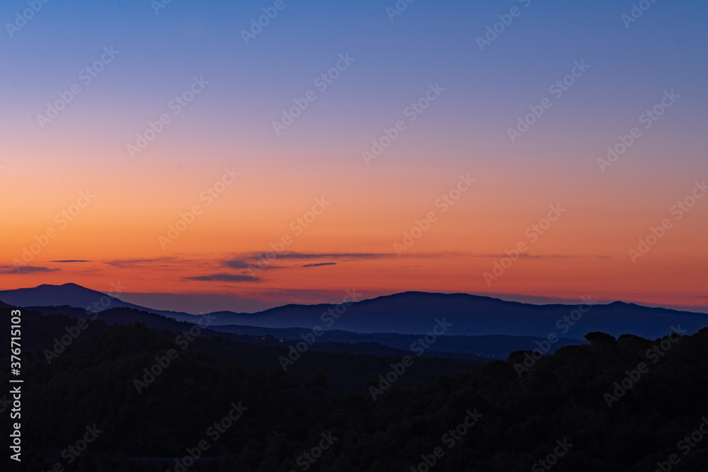 Paisaje con colores del amanecer Paisaje con colores del amanecer
